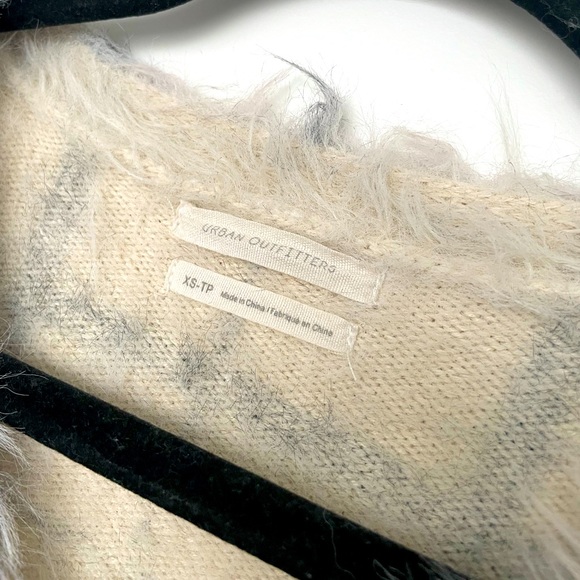 Urban Outfitters Light pink check cardigans, XS - Picture 2 of 4